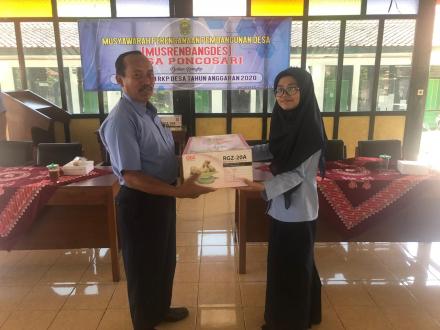 Sosialisasi Kesehatan dan Pembagian Timbangan Bayi